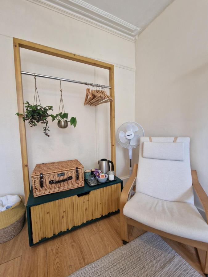 London Cozy Stay ภายนอก รูปภาพ